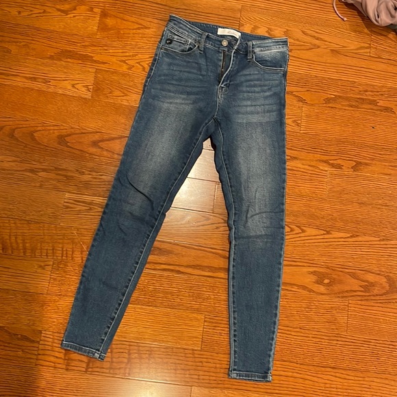 KanCan Medium Wash Skinnies, size 7/27 - Picture 1 of 4